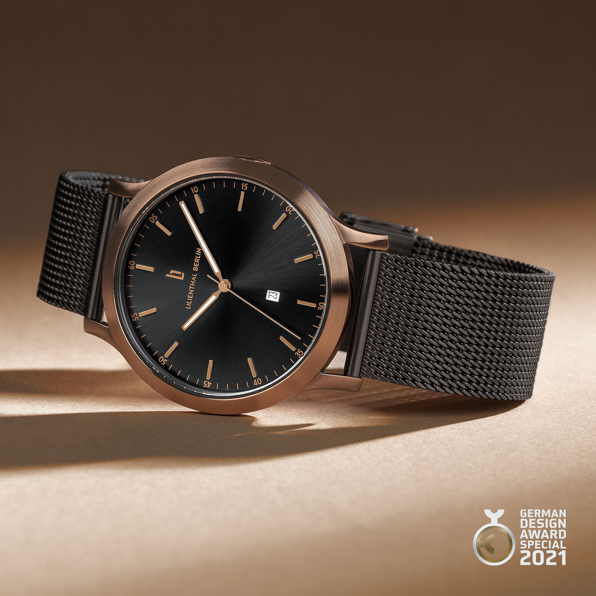lilienthal-berlin-huxley-uhr-bronze-black image 3