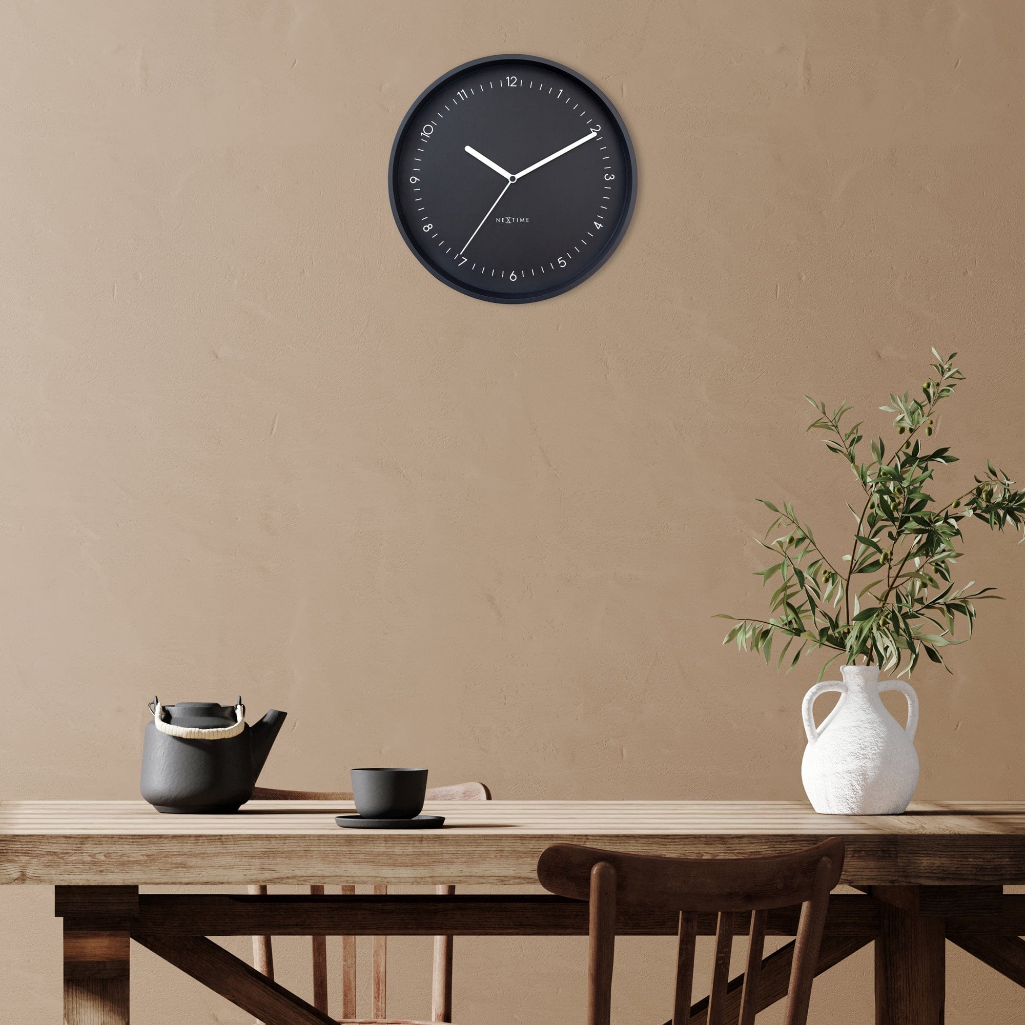 nextime-berlin-wanduhr-30cm-lautlos-aluminium-schwarz-gelb-design-jette-scheib image 3