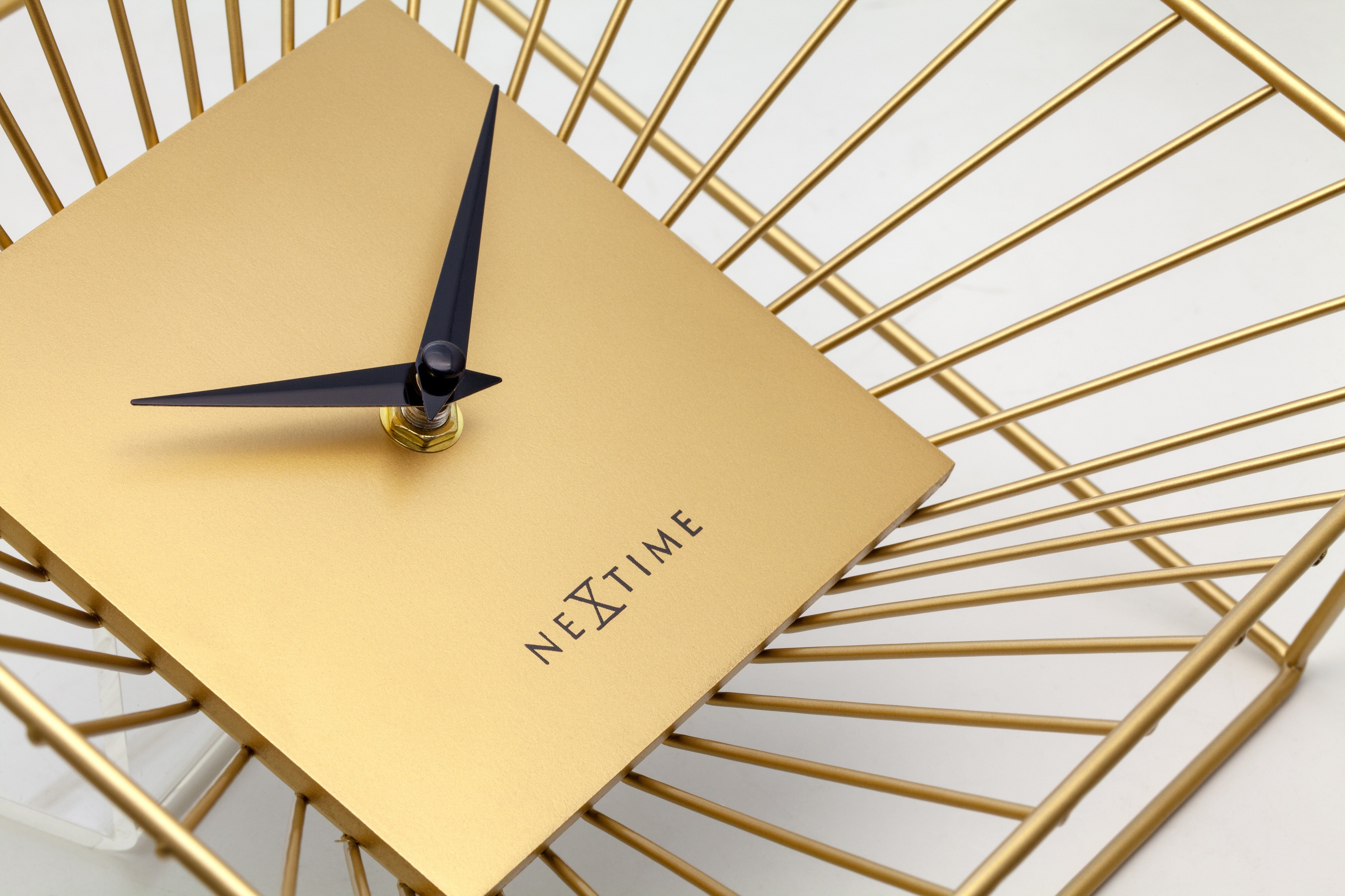 nextime-vasco-table-wand-tischuhr-25x25x12-cm-gold-metall image 4