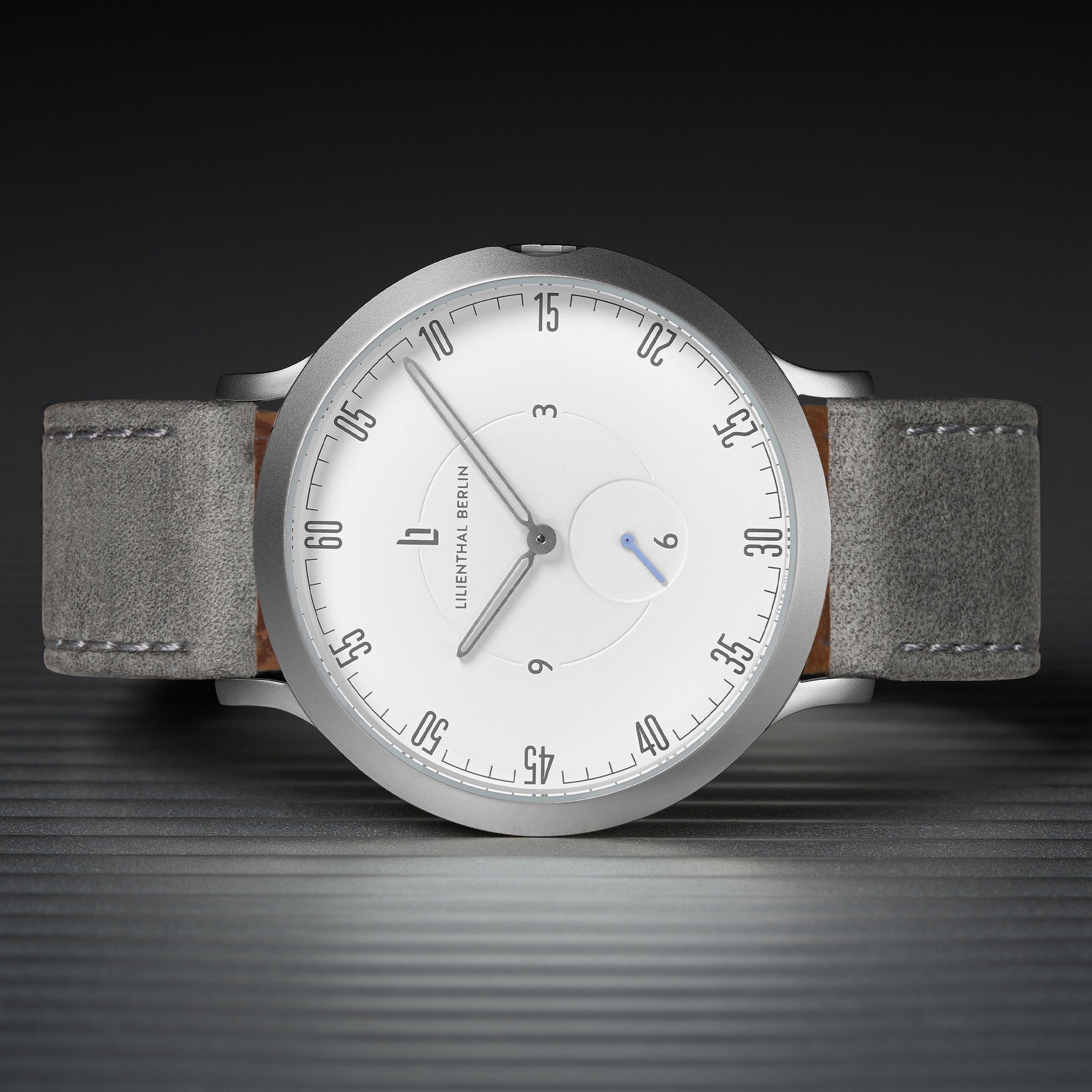 lilienthal-berlin-lilienthal-1-armbanduhr-silver-white-42-5-mm image 3