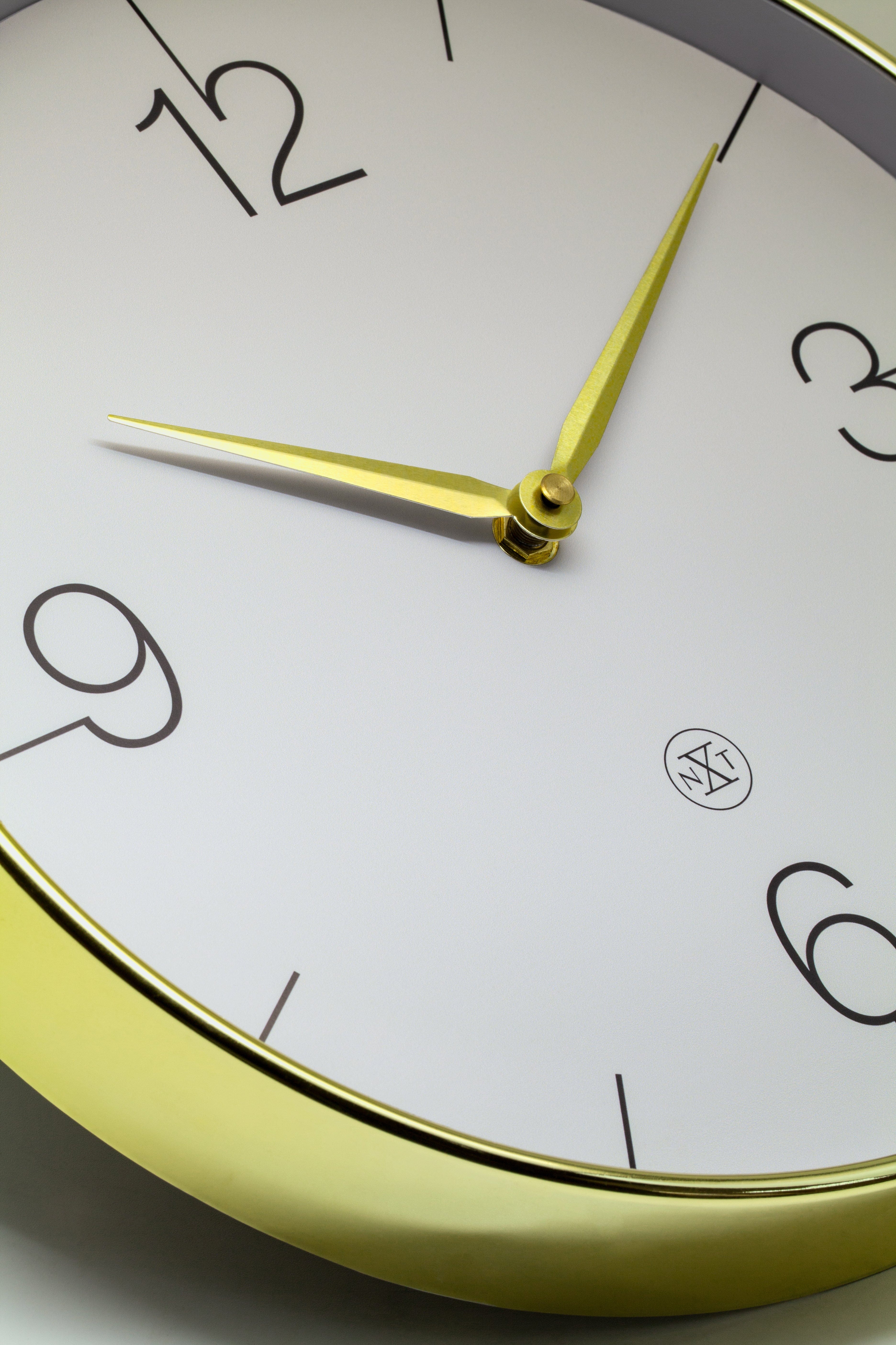 nextime-finesse-wanduhr-analog-30-5-cm-kunststoff-gold-chrom-grau image 4