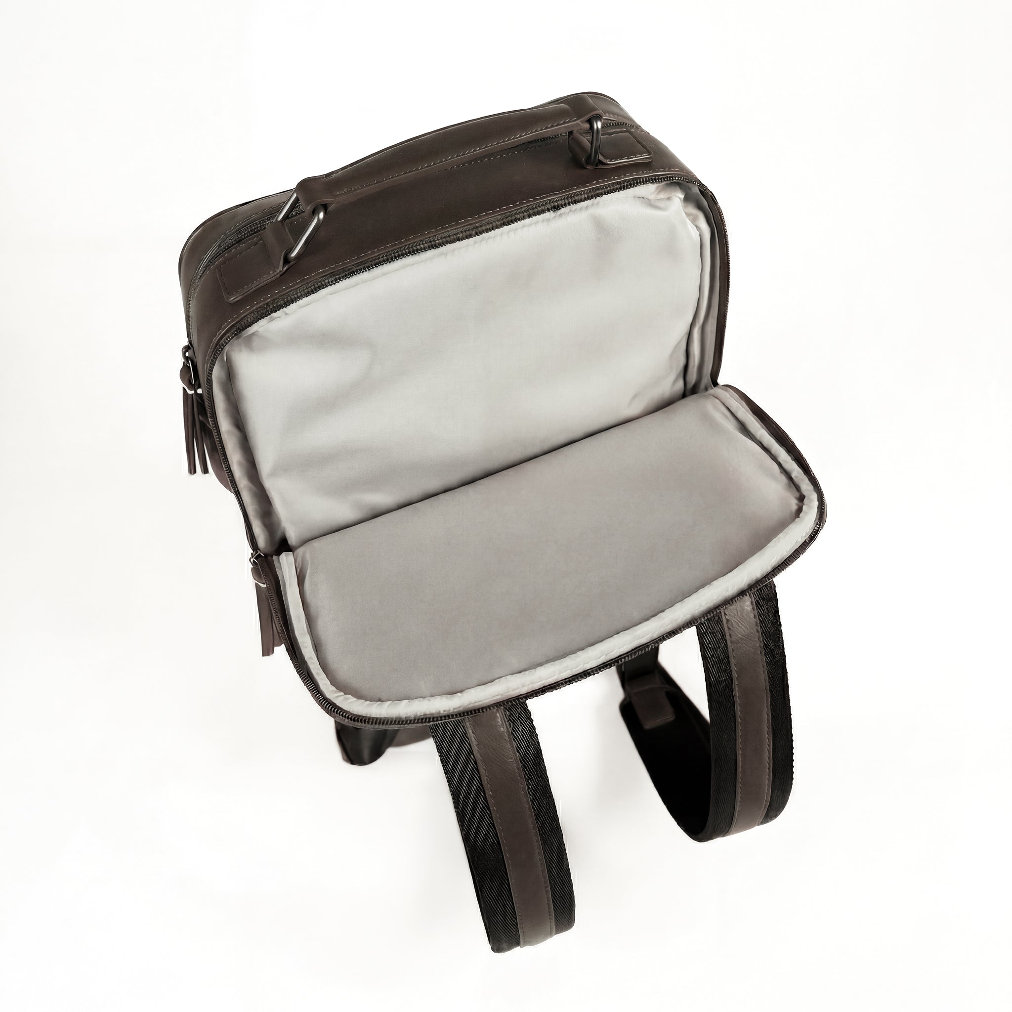 lilienthal-berlin-virtuoso-minimalist-backpack-khaki-12-l-aus-kaktusleder image 8